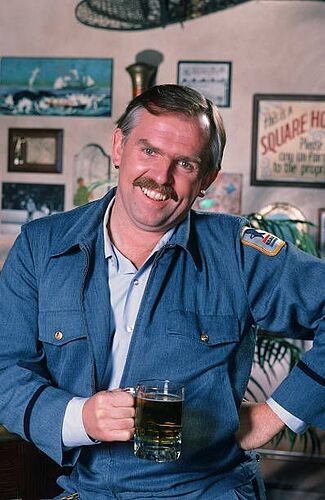 john-ratzenberger-as-cliff-clavin